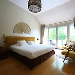 Ferienhaus Old Reborn As An Elegant Getaway With Pool Garrevaques