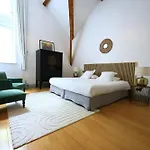 Ferienhaus Old Reborn As An Elegant Getaway With Pool Garrevaques