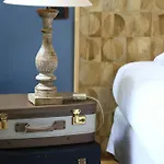 Old Reborn As An Elegant Getaway With Pool Garrevaques