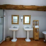 Old Reborn As An Elegant Getaway With Pool Ferienhaus *
