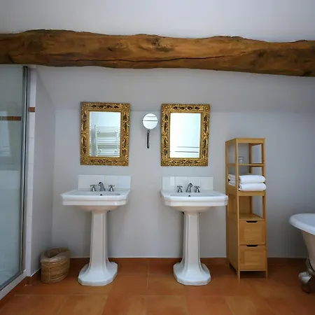 Old Reborn As An Elegant Getaway With Pool Vakantiehuis *