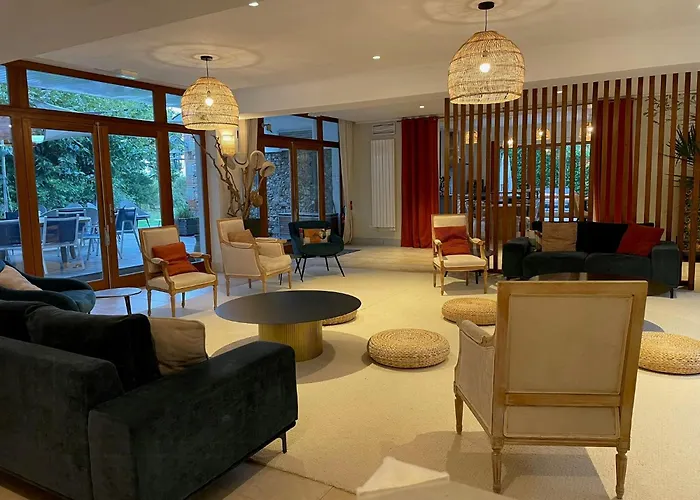 Old Reborn As An Elegant Getaway With Pool Dom wakacyjny Garrevaques