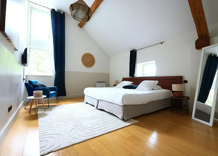 Dom wakacyjny Old Reborn As An Elegant Getaway With Pool *