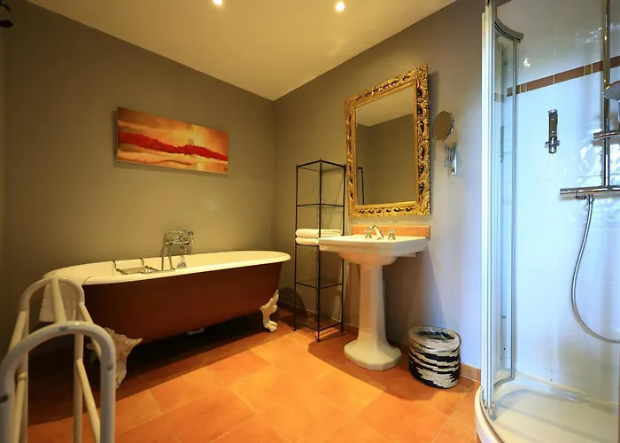 Old Reborn As An Elegant Getaway With Pool Dom wakacyjny Garrevaques