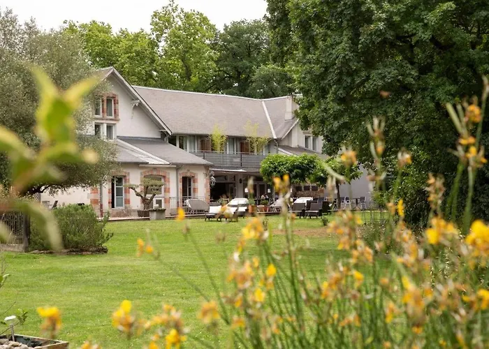 Old Reborn As An Elegant Getaway With Pool